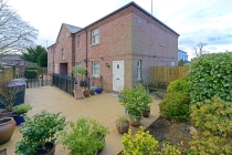 Apartment 2, The Coach House, 128 Abbey Foregate, Shrewsbury, Shropshire, SY2 6LY